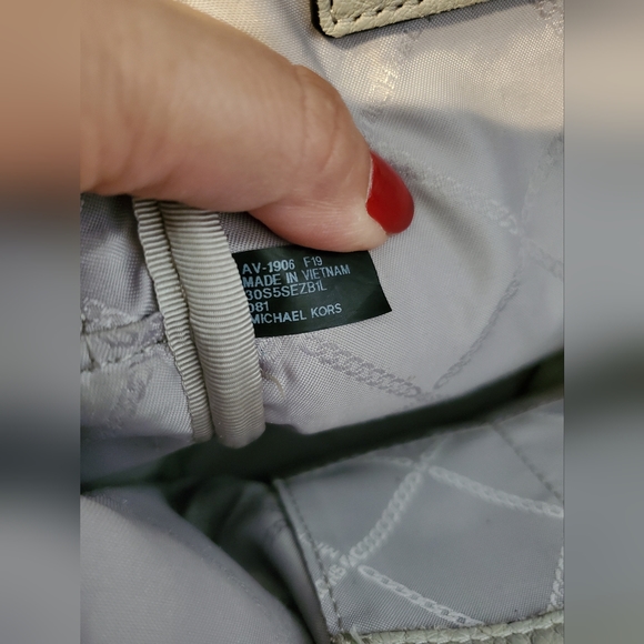 MICHAEL KORS Rhea Medium Leather Backpack - Picture 10 of 10